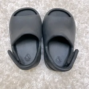 ADIDAS/YEEZY || Slides (5K)