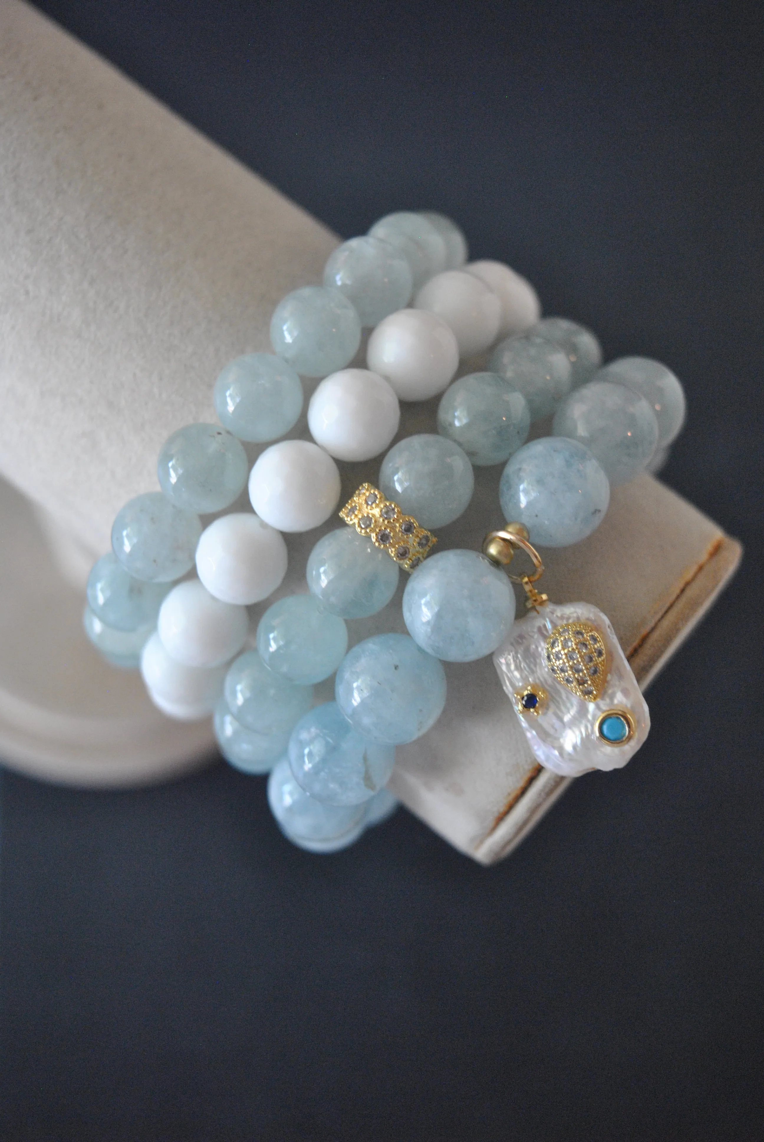 AMAZONITE AND WHITE ONYX STRETCHY