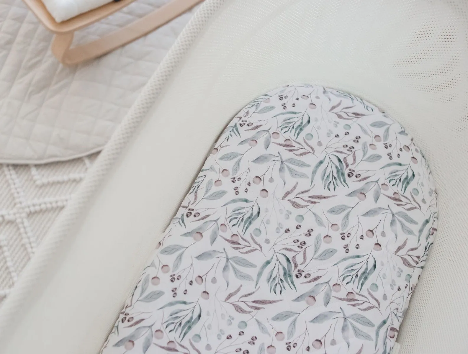 Bambella Waterproof Moses Bassinet Sheet | Botanical