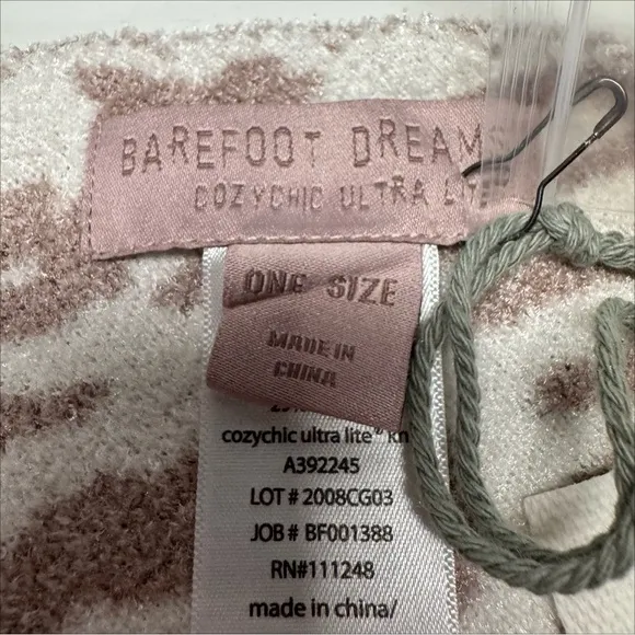 Barefoot Dreams | CozyChic Ultra Lite Ocean Breeze Poncho- Faded Rose Animal-NWT