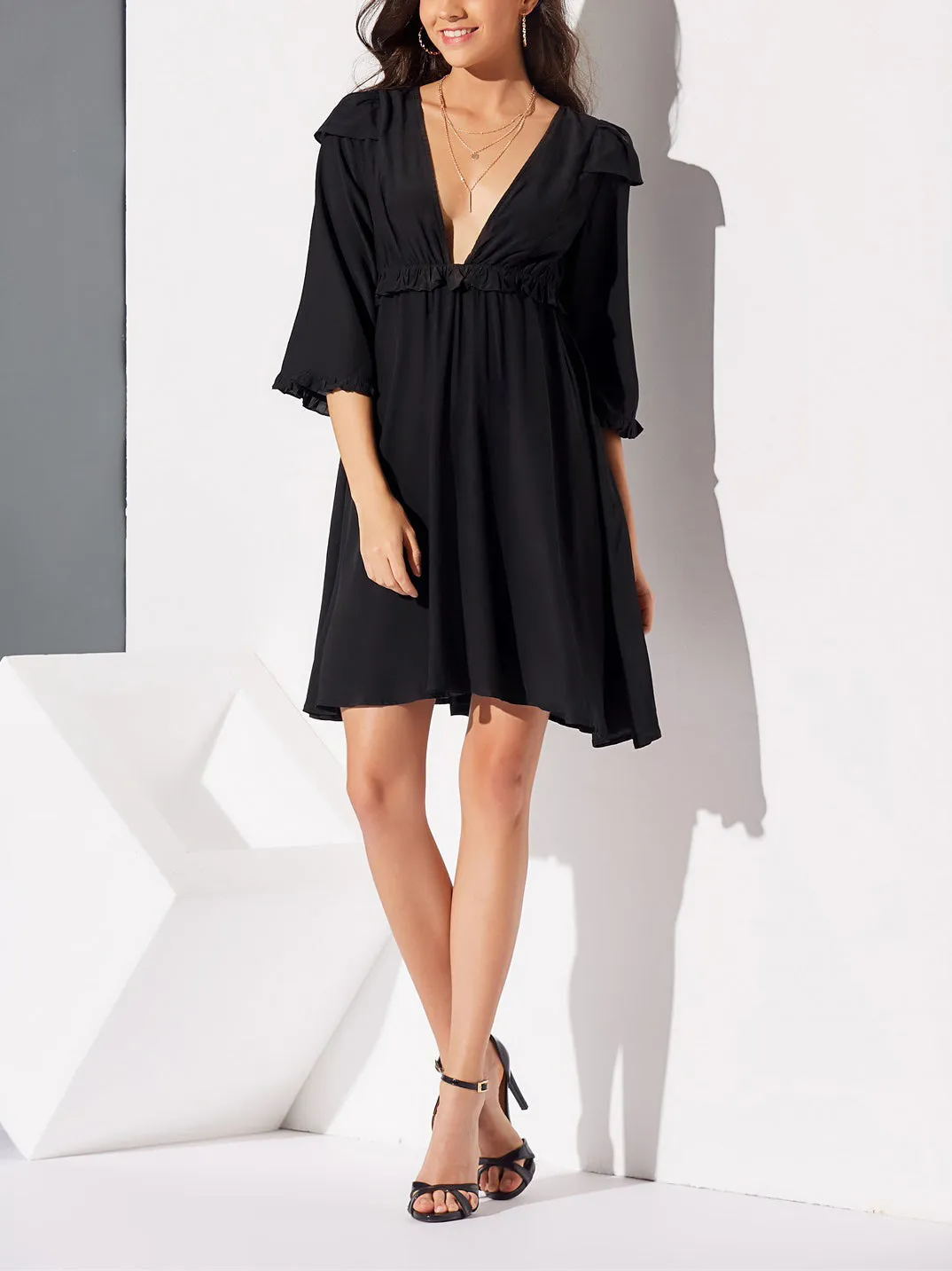 Bohemian Ruffled V-neck Cropped Sleeve Dress