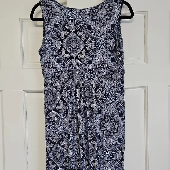 Elegant Black and White Patterned Dress