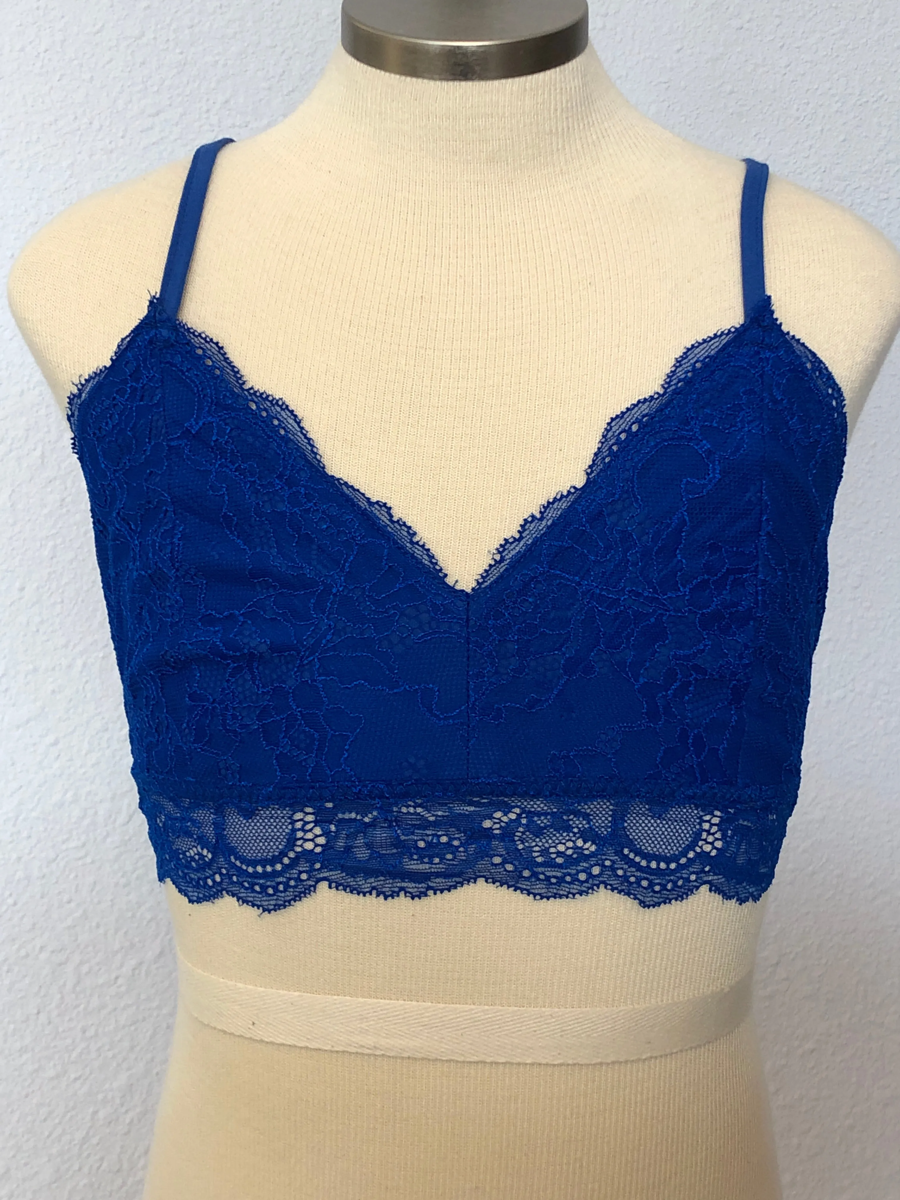 LACE V BRALETTE