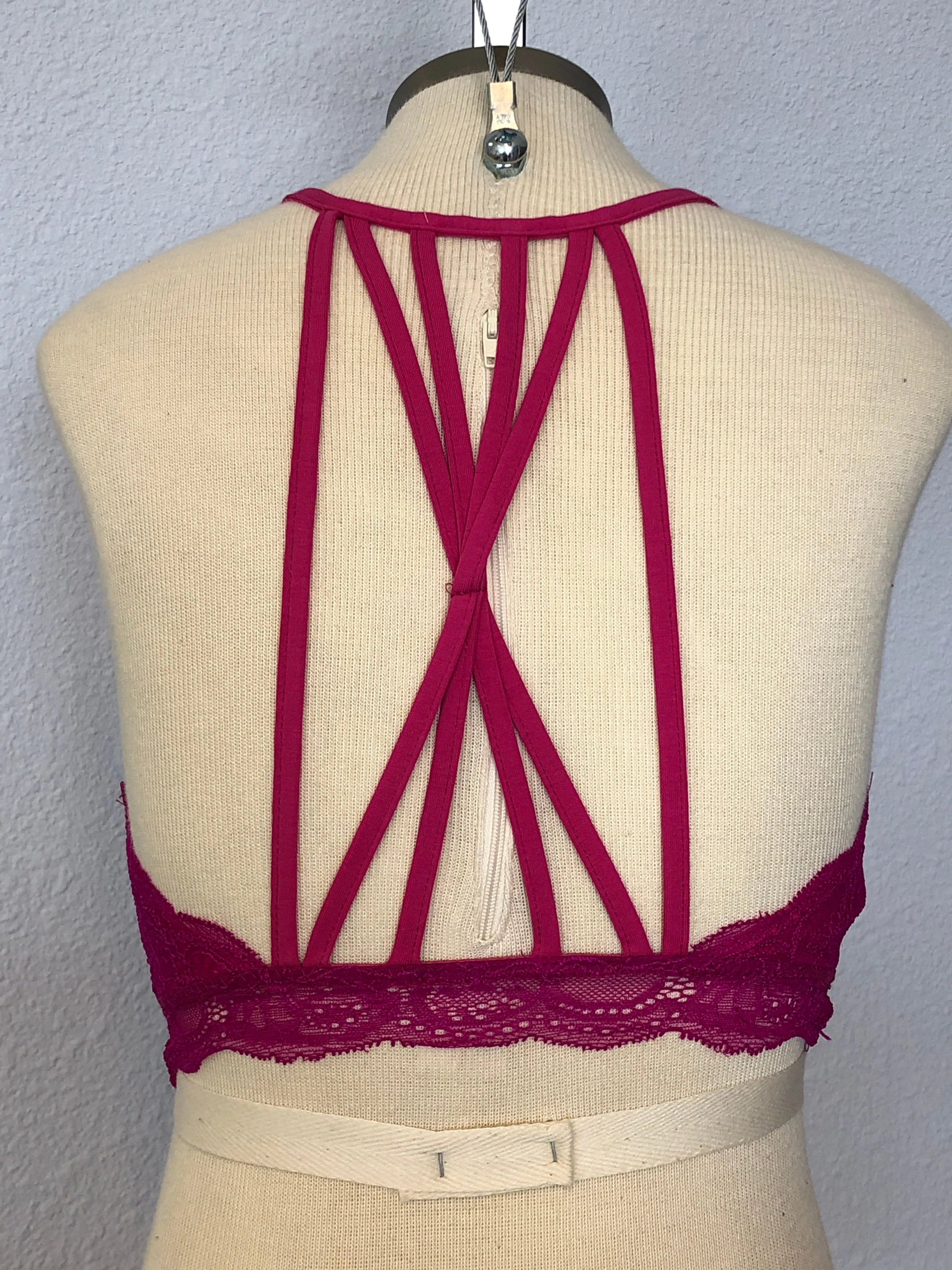 LACE V BRALETTE