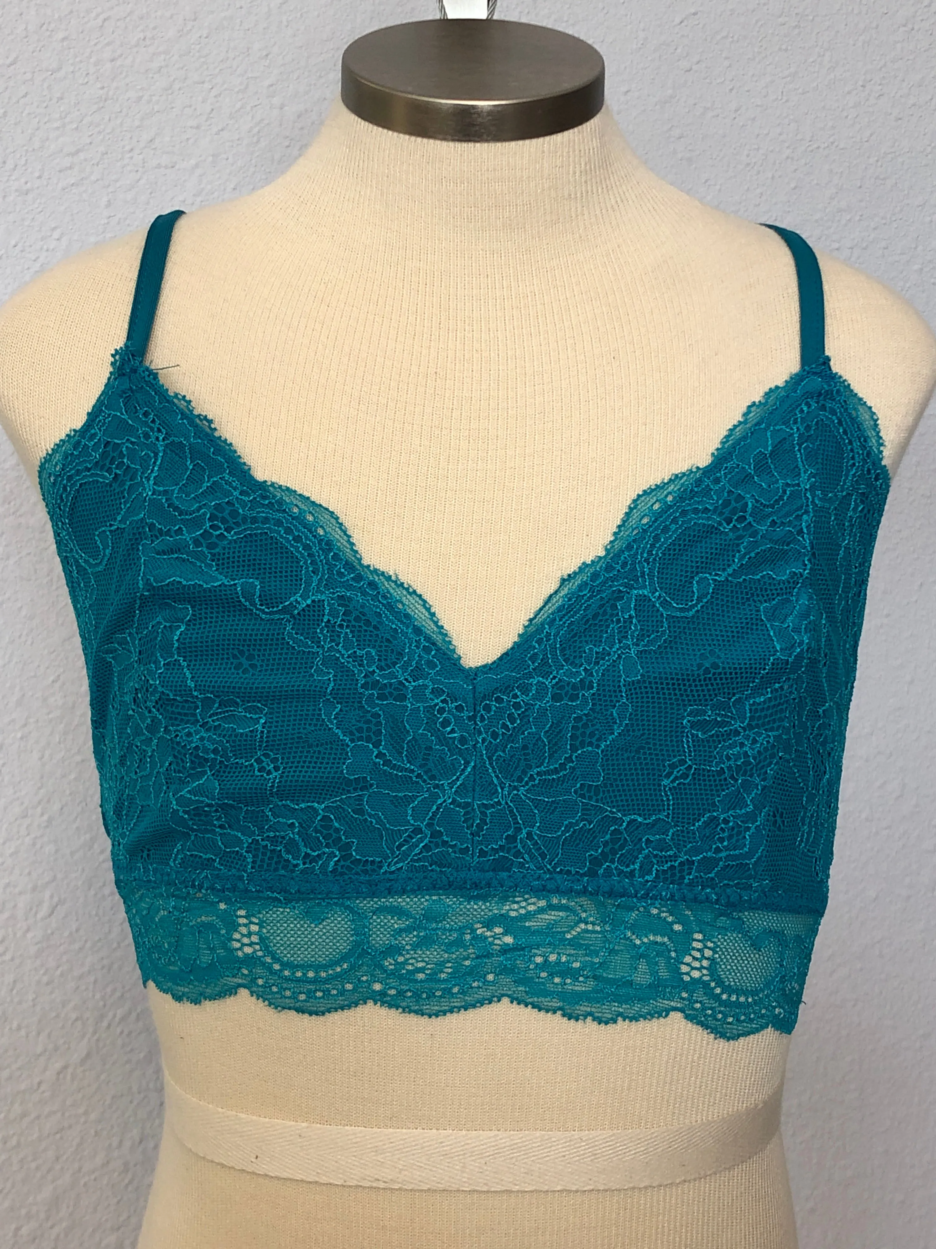 LACE V BRALETTE