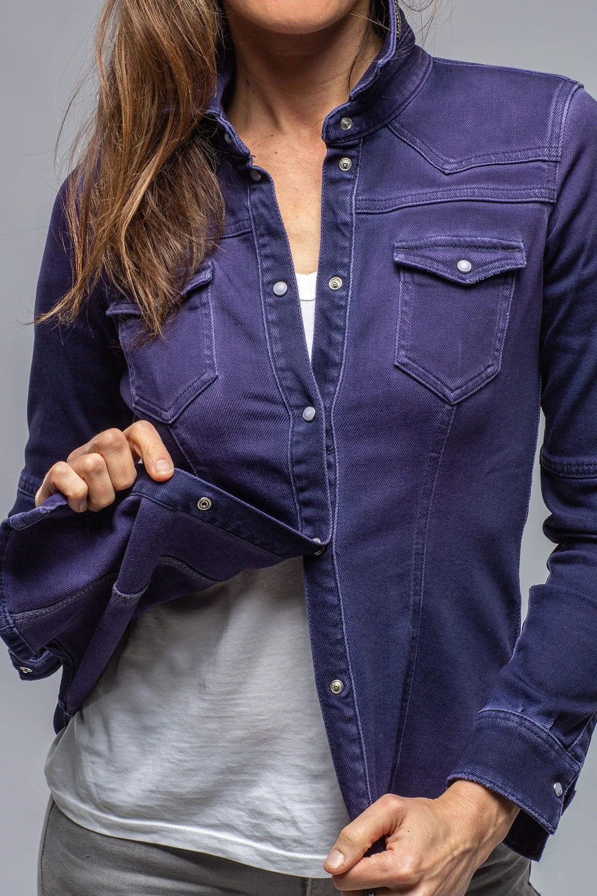 Maddi Fitted Western Snap Shirt In Blueberry
