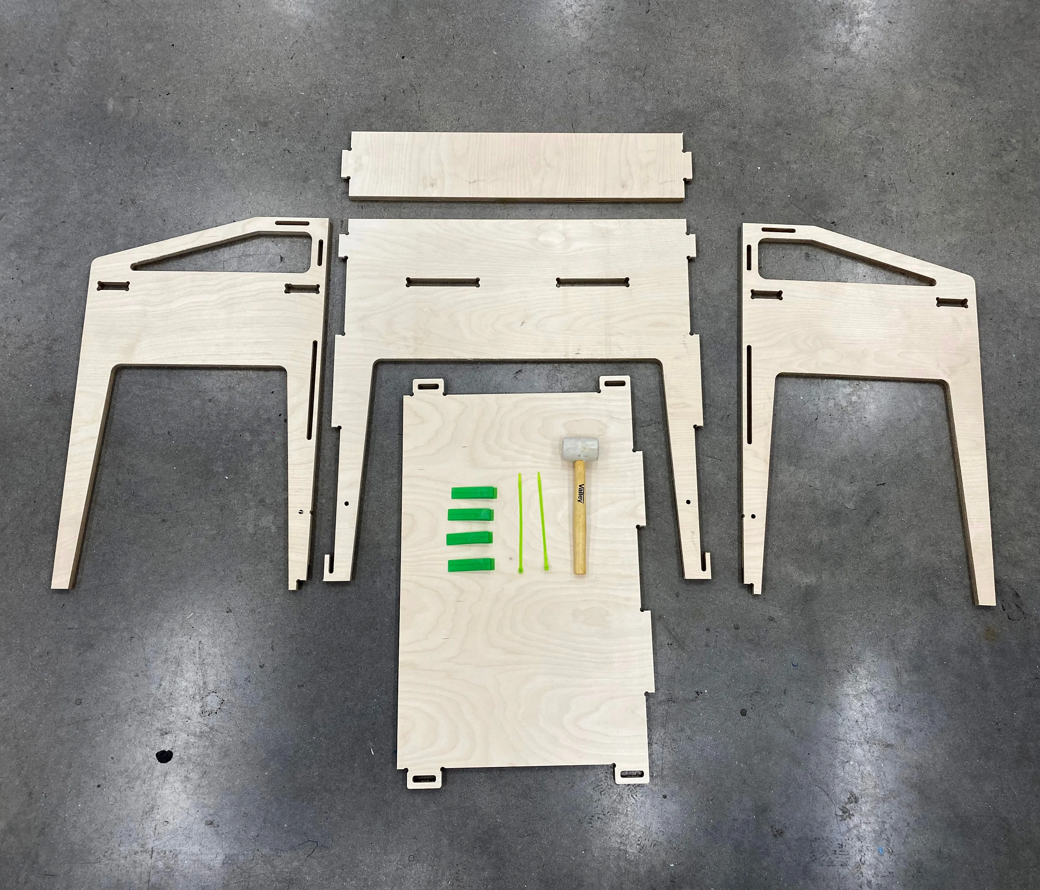 Makers Unite Desk