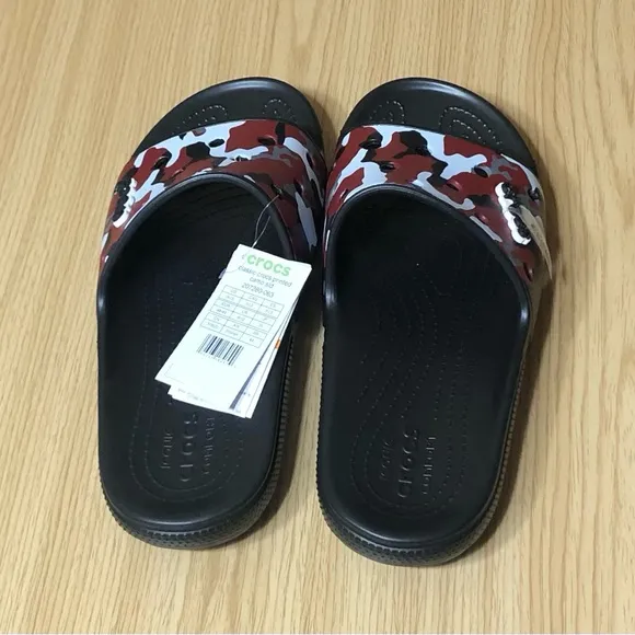 New Crocs Camo Printed Slides Men Size 13M.