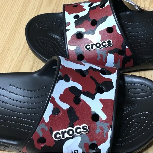 New Crocs Camo Printed Slides Men Size 13M.