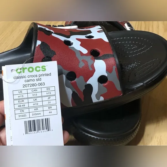 New Crocs Camo Printed Slides Men Size 13M.
