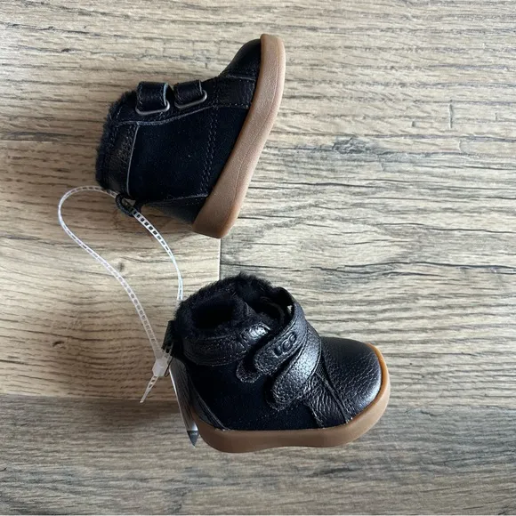 NEW UGG Unisex-Baby Baby Rennon Ii Sneakers Black 0-1 Infant