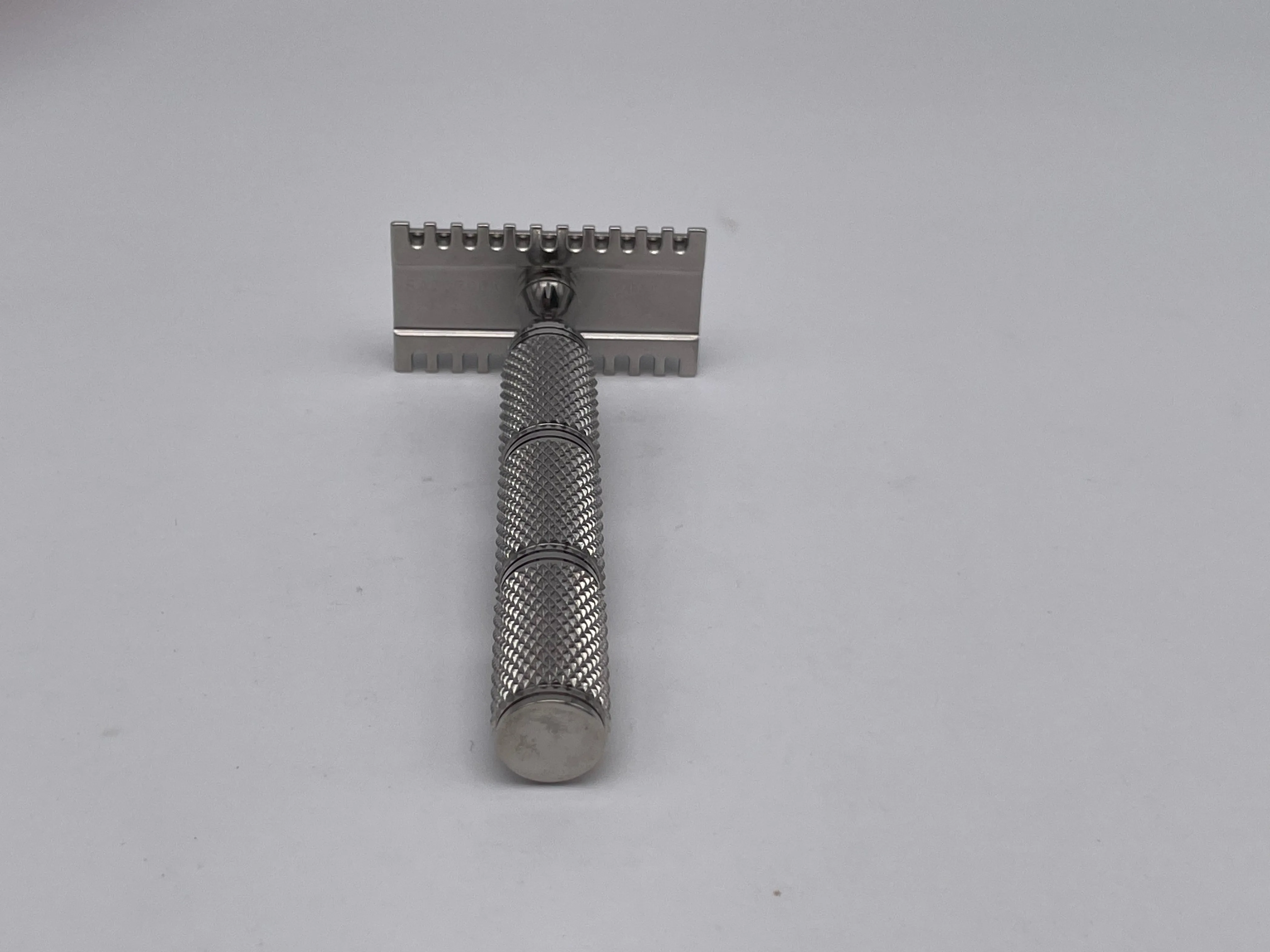 RazoRock Game Changer 68P Open Comb Double Edge Safety Razor - Super Knurl Handle