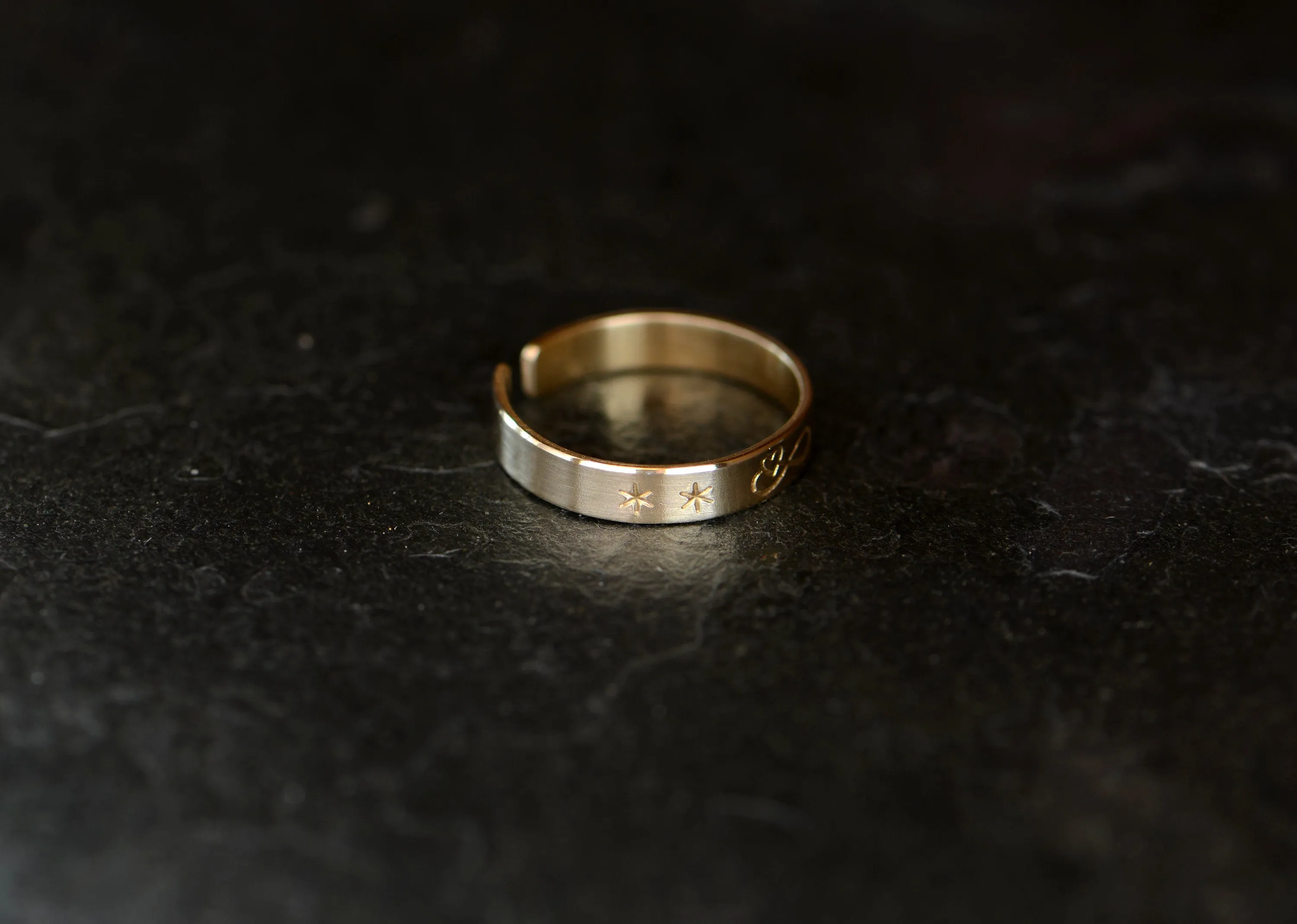 Solid 14k gold toe ring with heart to infinity and stars