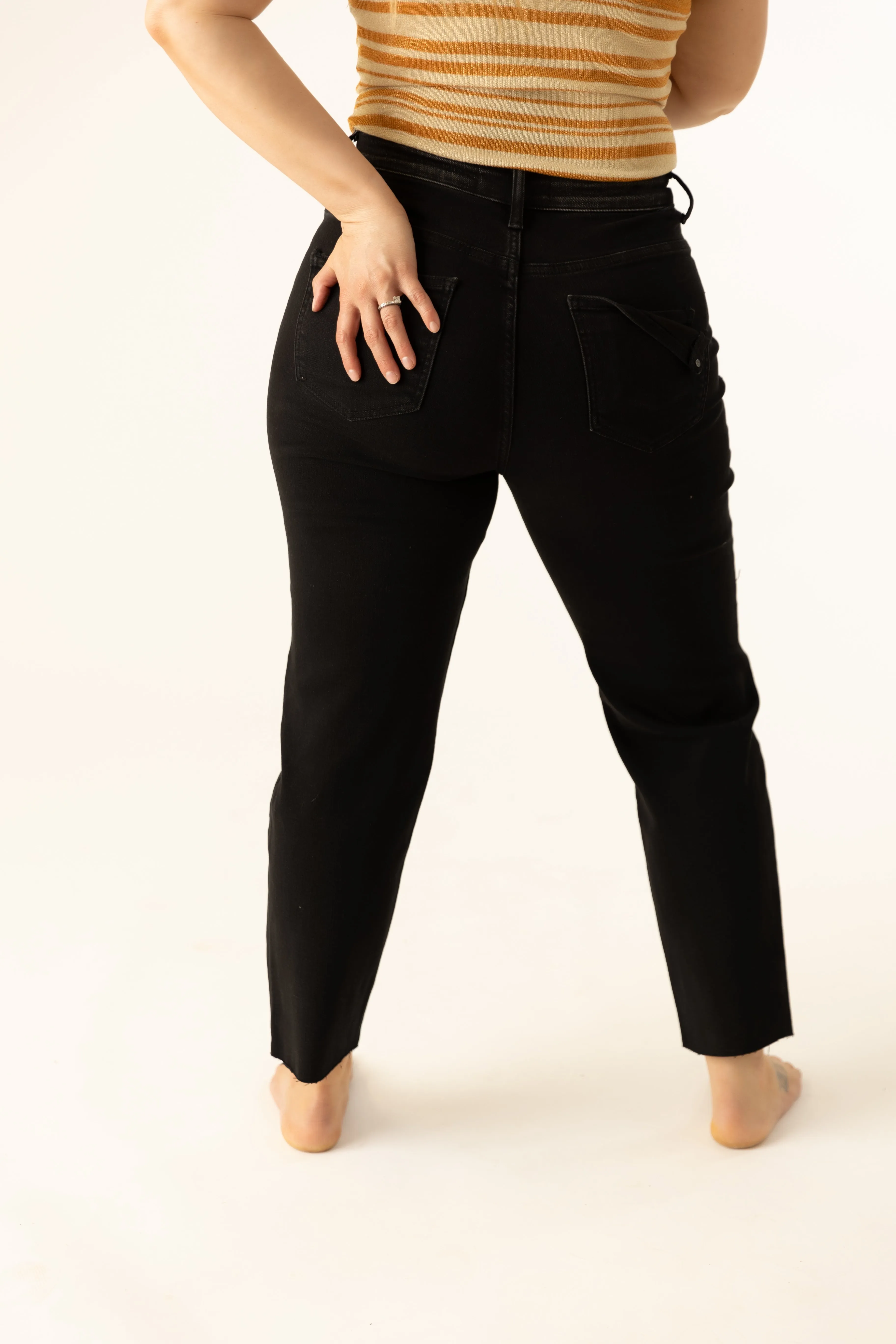 Soraya High Rise Black Mom Fit Jean