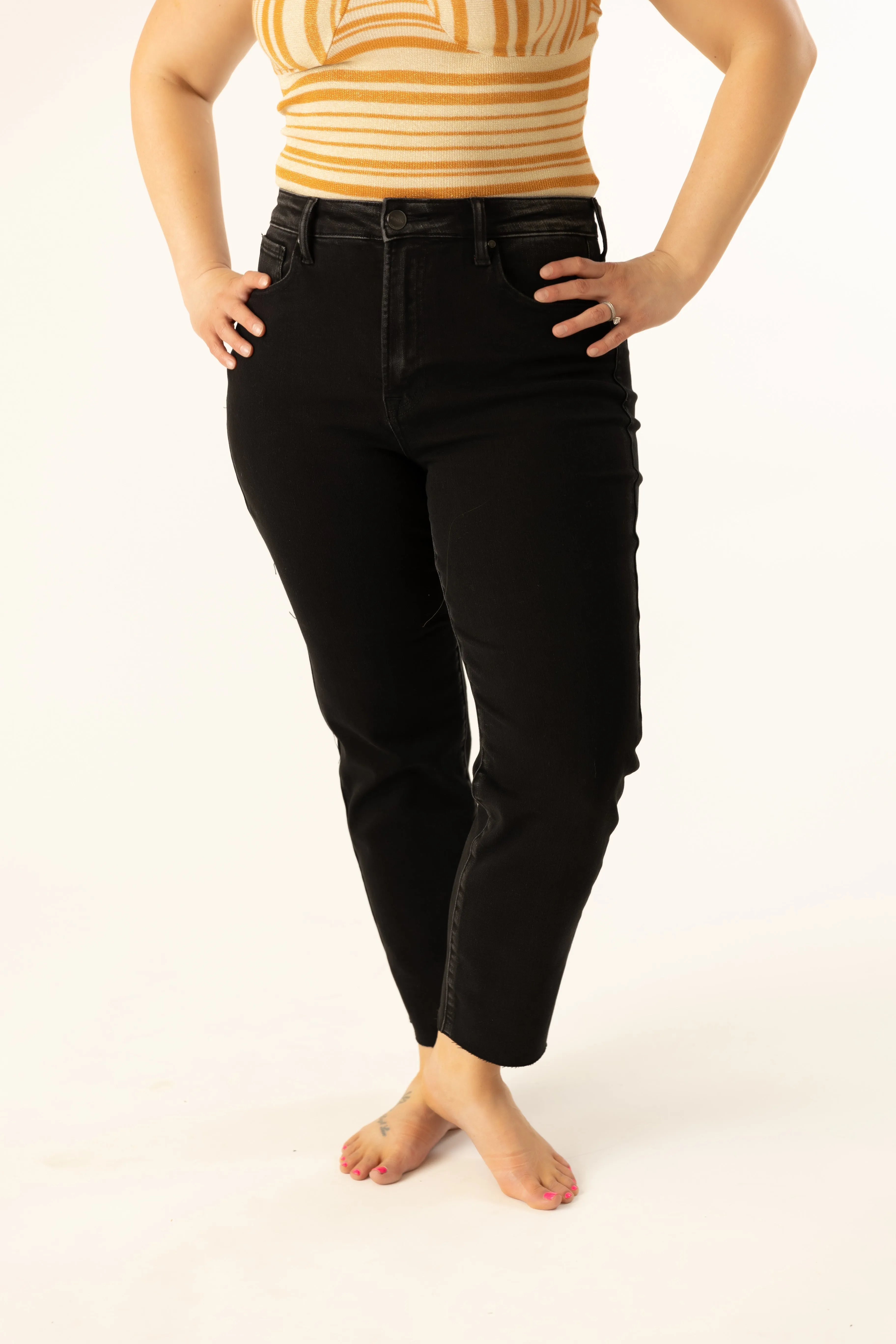 Soraya High Rise Black Mom Fit Jean
