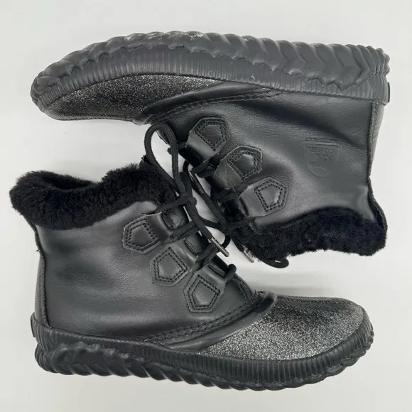 Sorel Out N About Plus Lux Womens Black Leather Lace Up Ankle Boot Size 7.5