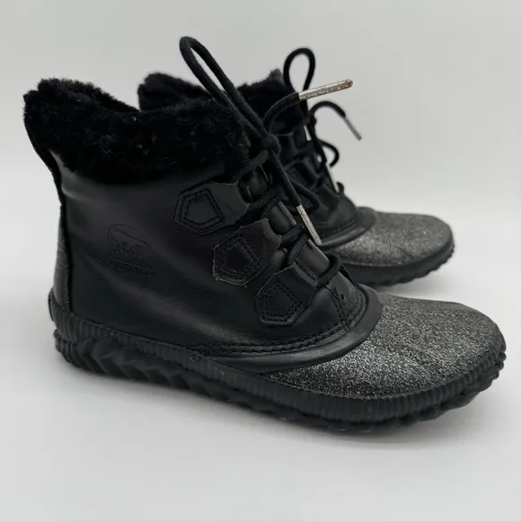 Sorel Out N About Plus Lux Womens Black Leather Lace Up Ankle Boot Size 7.5