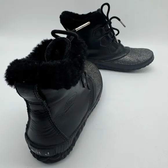 Sorel Out N About Plus Lux Womens Black Leather Lace Up Ankle Boot Size 7.5