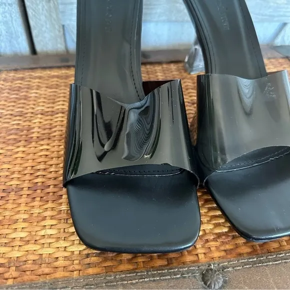 SUPERDOWN JACEY HEEL IN BLACK