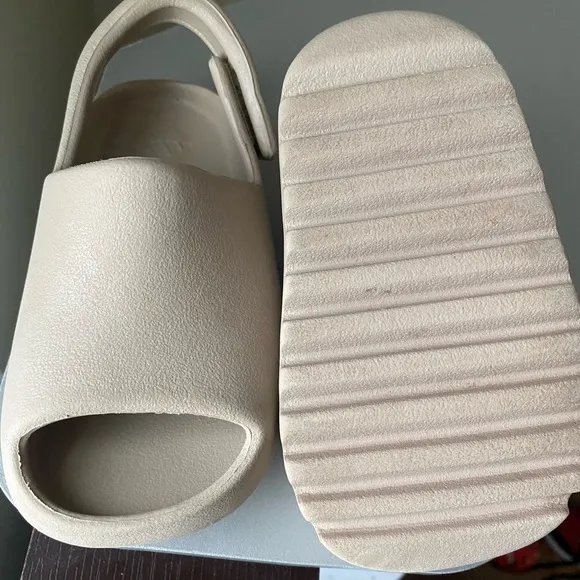 Toddler Yeezy Slides