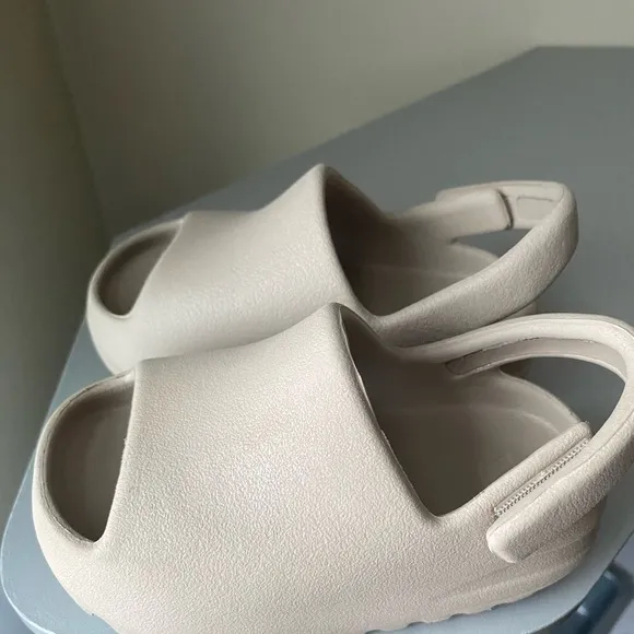 Toddler Yeezy Slides