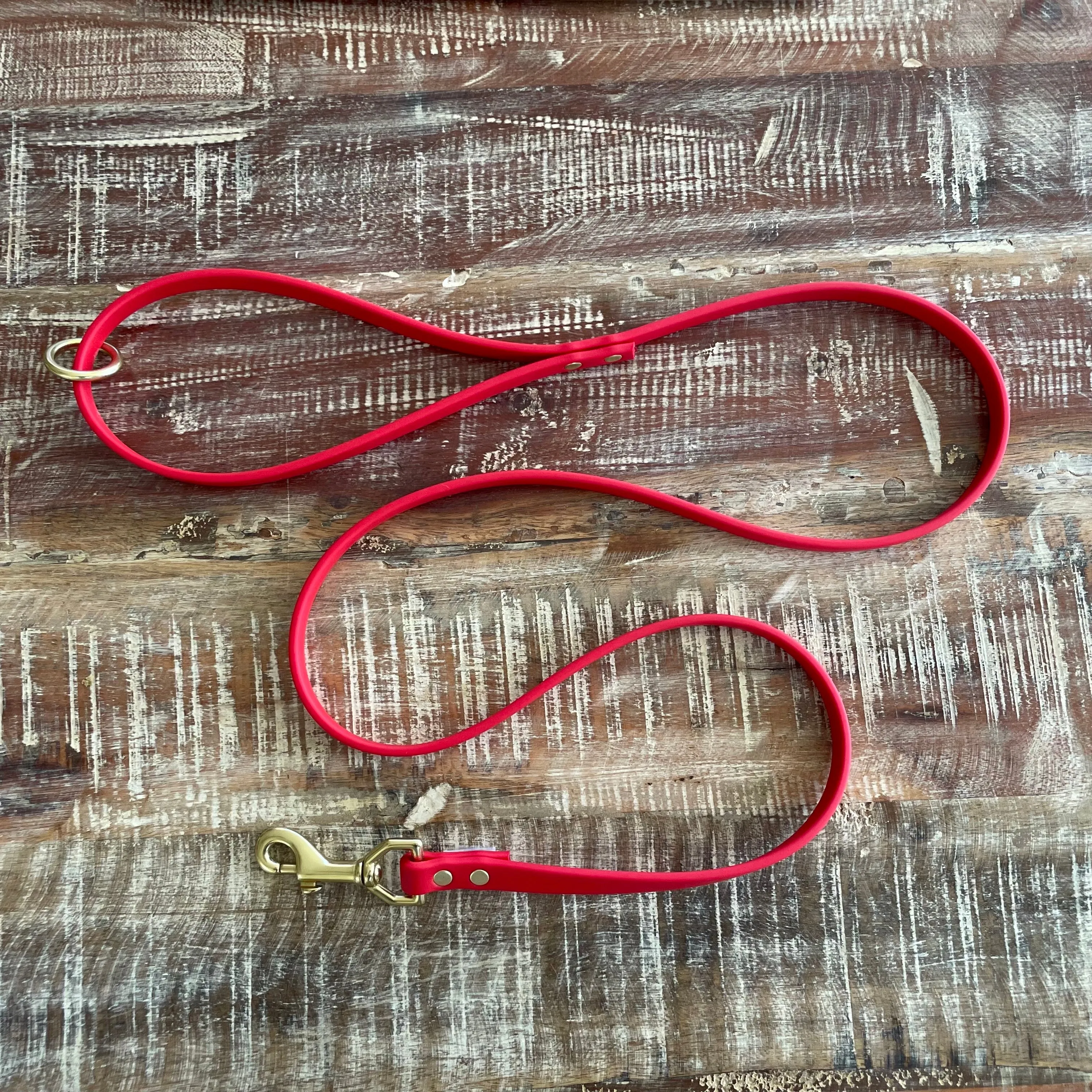 Waterproof Leash : Cherry   Brass